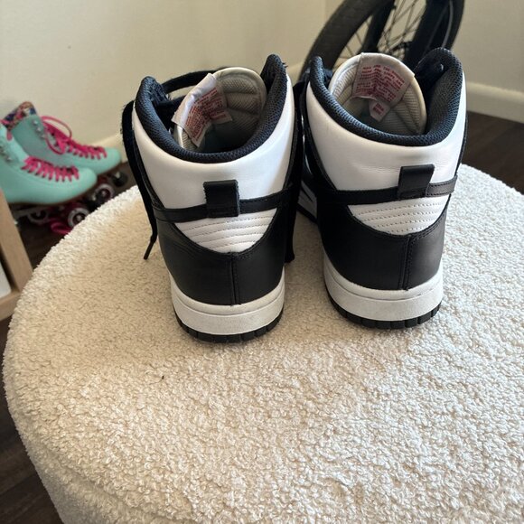Nike Dunk Women Sz 8 High Top Panda Shoes - Picture 3 of 4